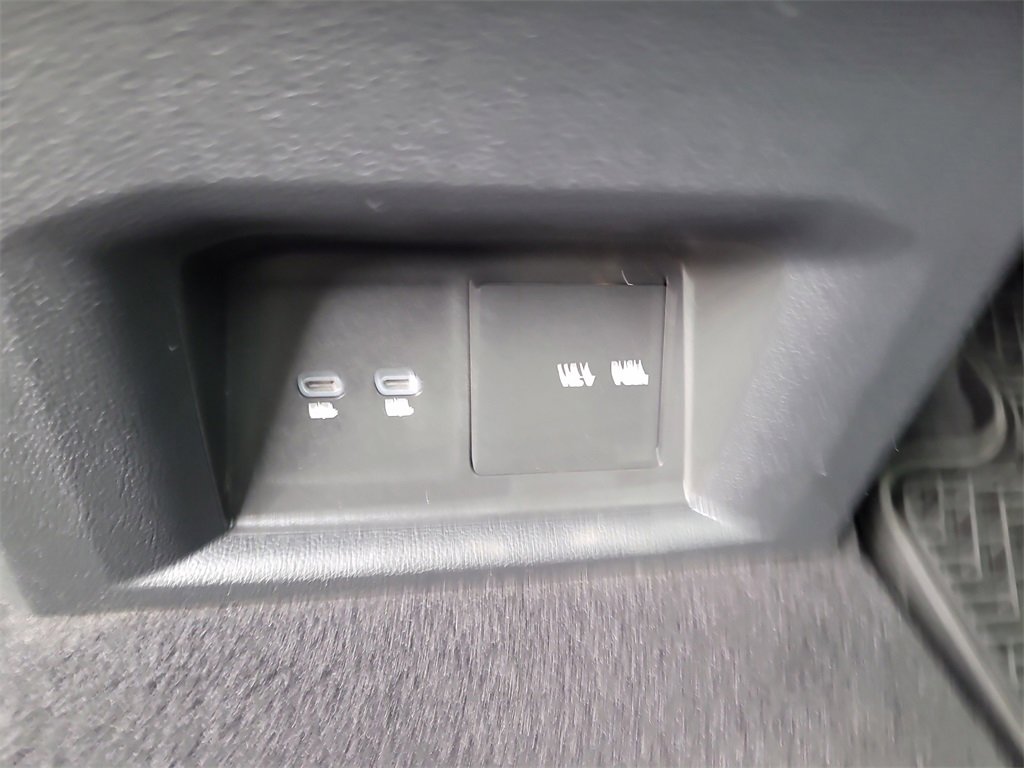 Used 2023 Volkswagen Atlas Cross Sport SE w/ Panoramic Sunroof Package image 15