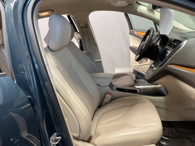 Used 2019 Lincoln MKC Select w/ Select Plus Package AWD/4WD image 24