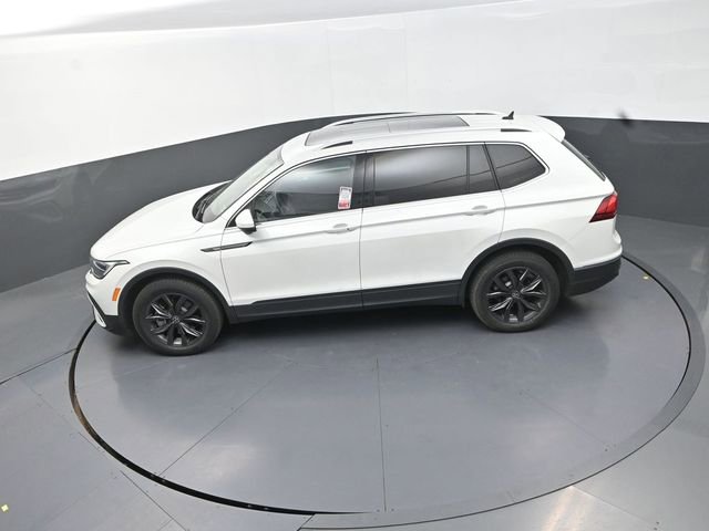 Used 2023 Volkswagen Tiguan SE w/ Panoramic Sunroof Package image 15