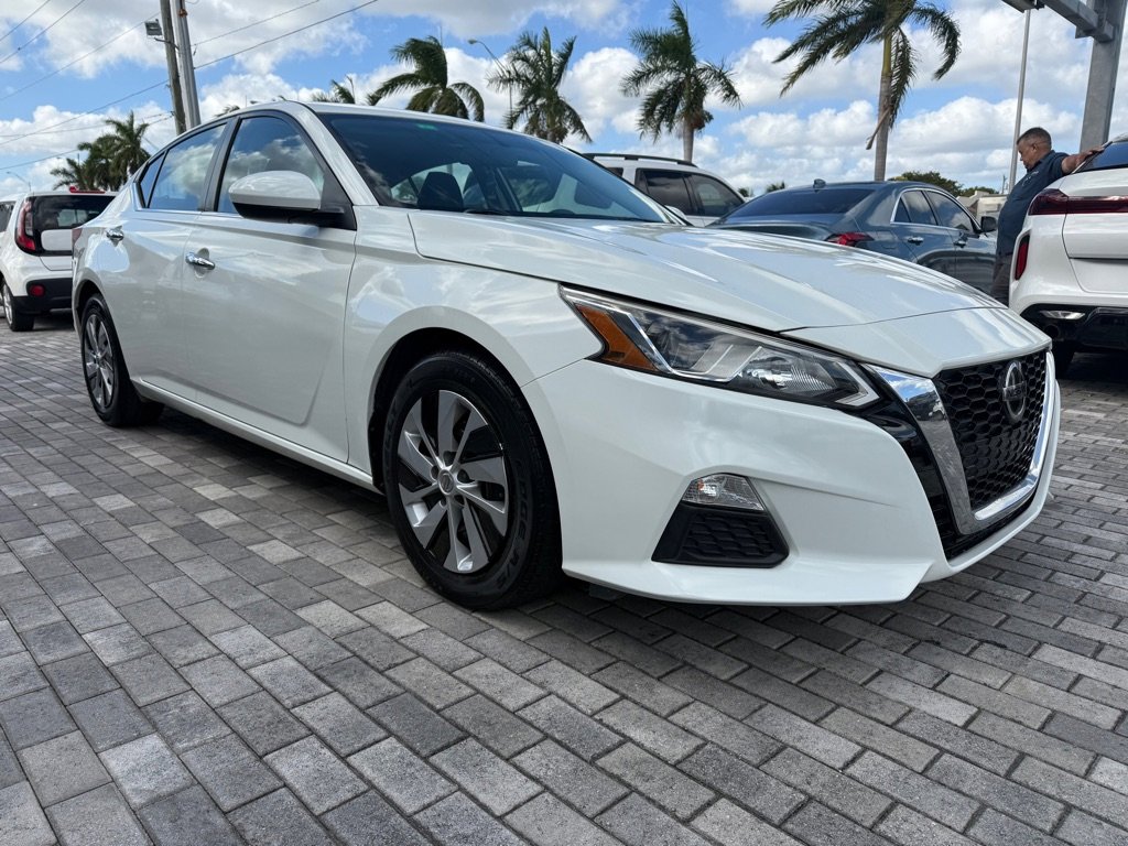 Used 2020 Nissan Altima 2.5 S image 1