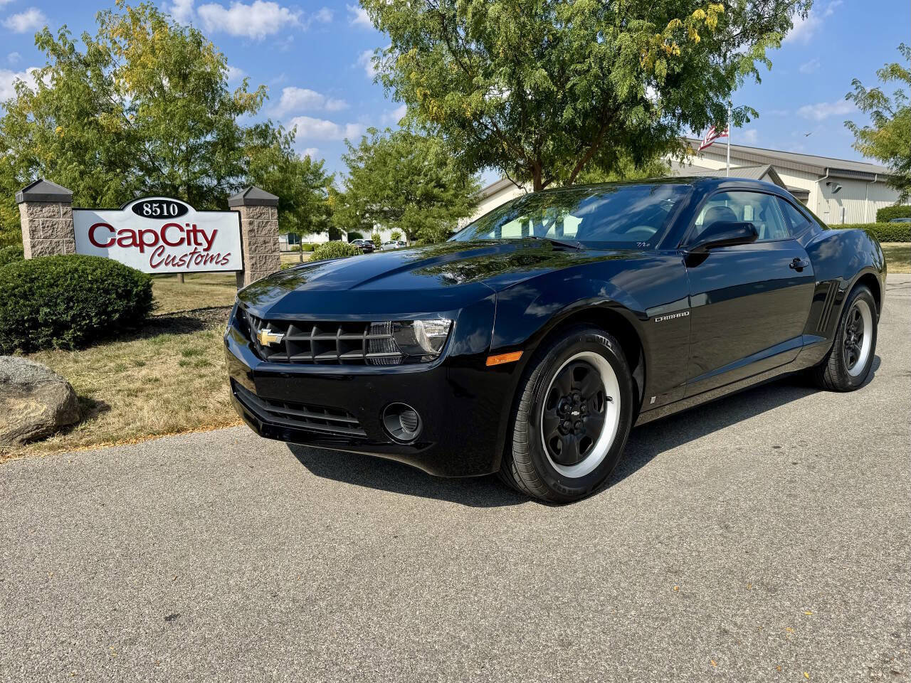 Used 2010 Chevrolet Camaro LS image 1