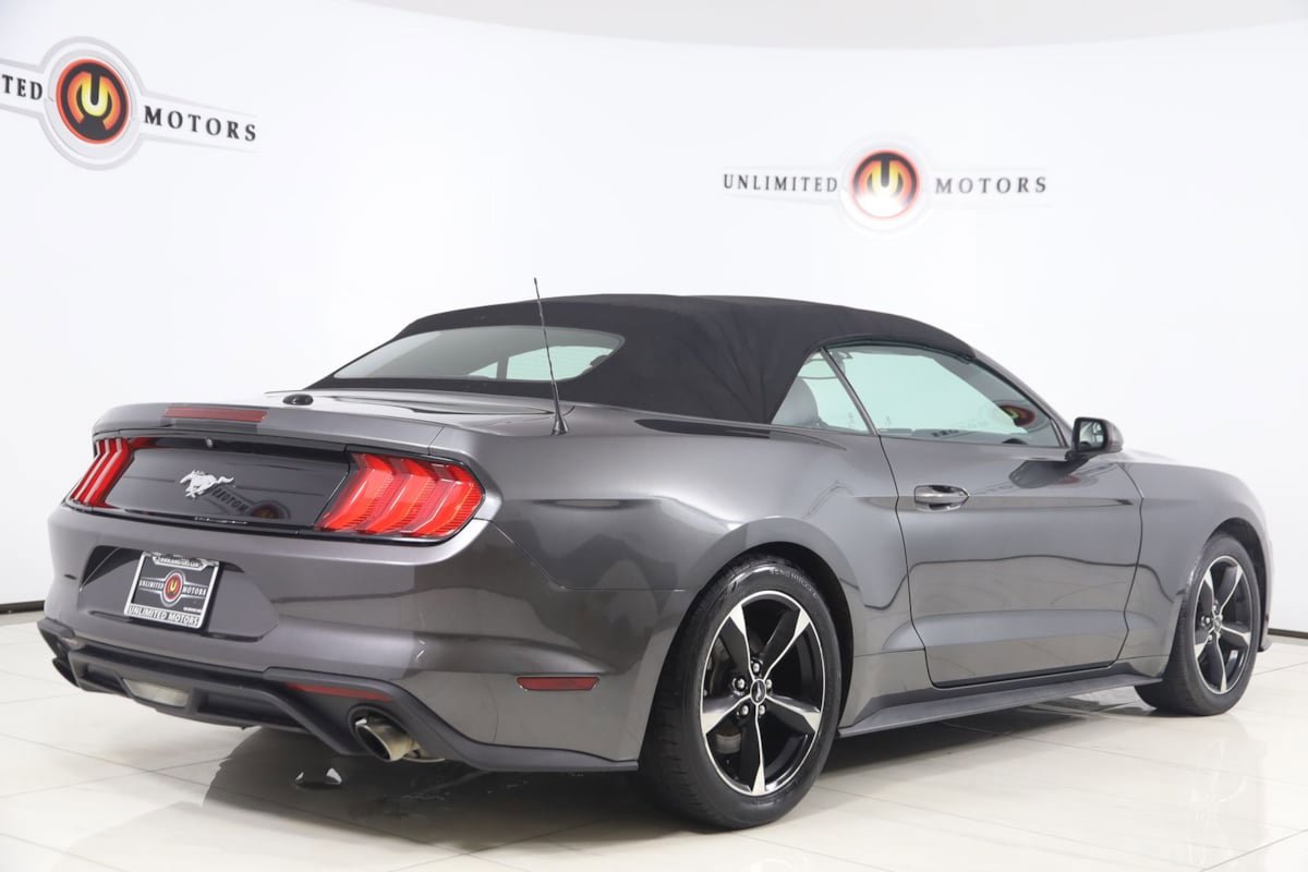 Used 2020 Ford Mustang Convertible RWD image 3