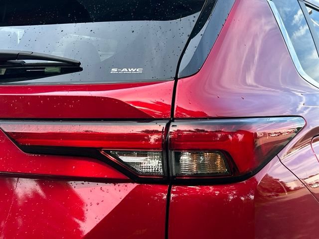 Used 2023 Mitsubishi Outlander 4WD Plug-In Hybrid image 11