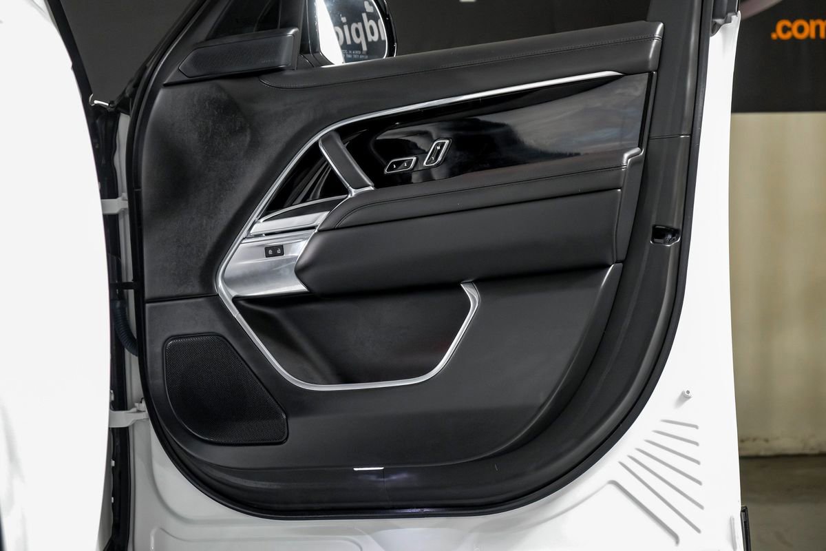Used 2024 Land Rover Range Rover SE image 32