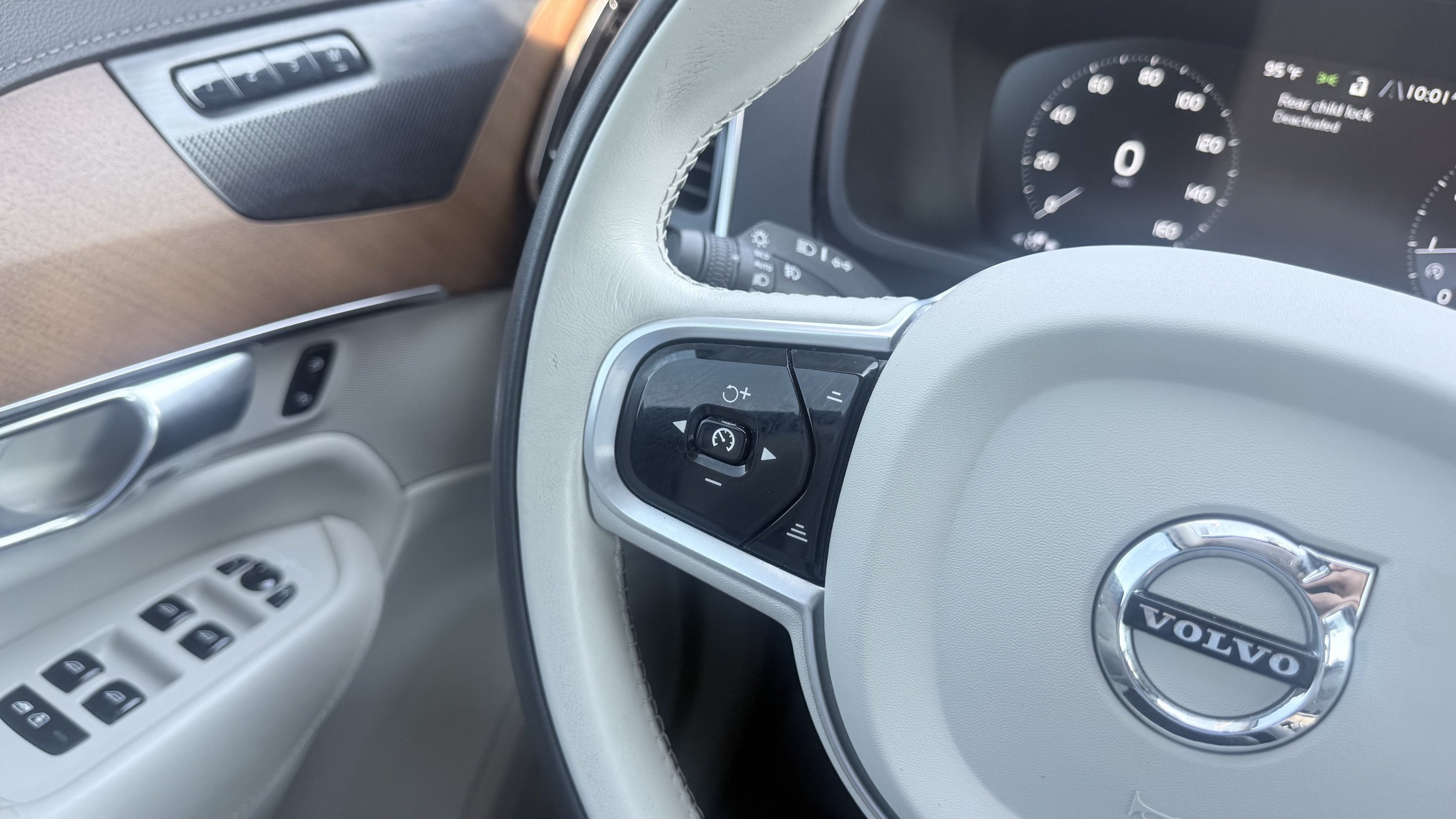 Used 2020 Volvo XC90 T6 Inscription w/ Protection Package Premier AWD/4WD image 43