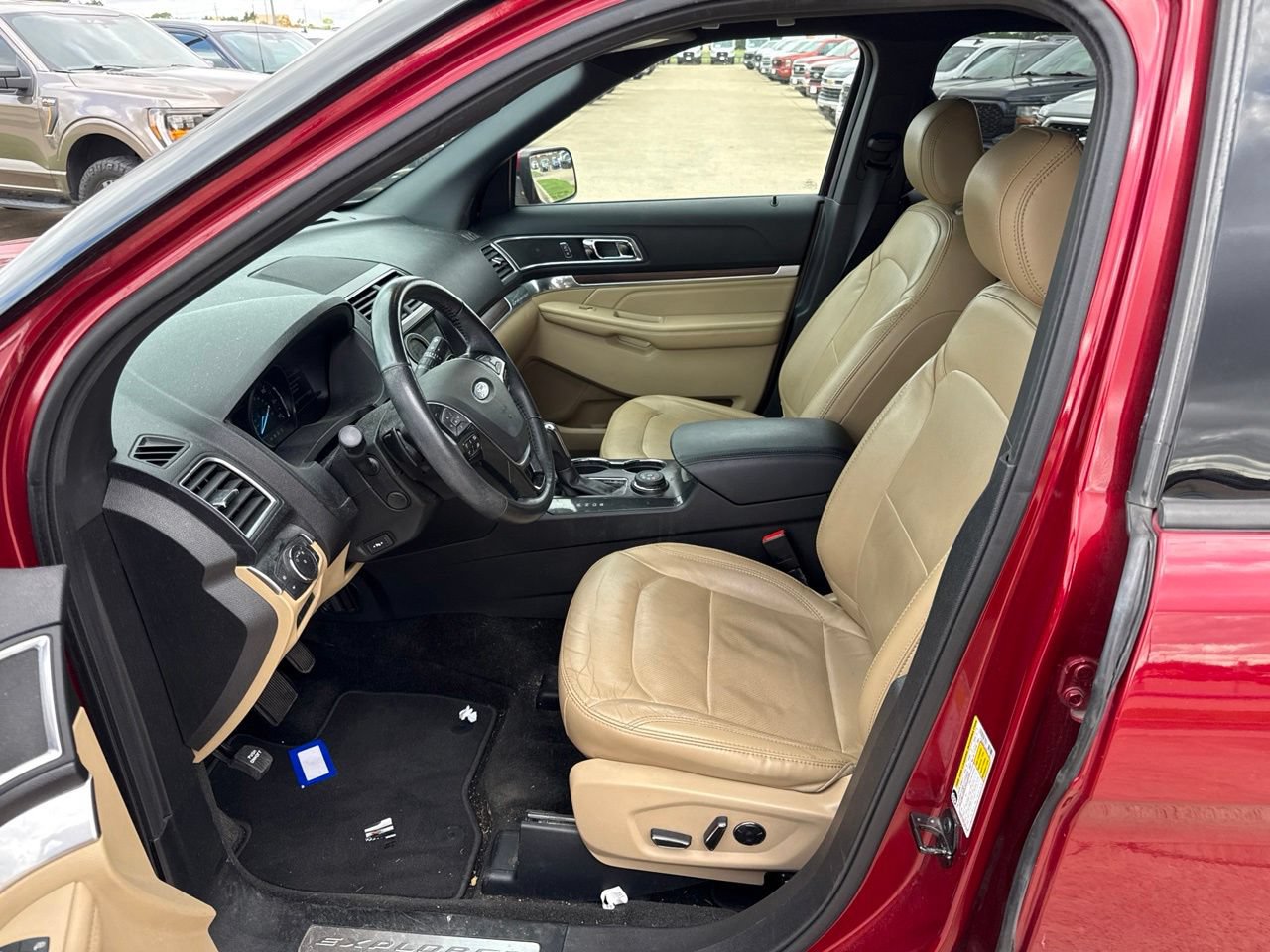 Used 2017 Ford Explorer Limited w/ Equipment Group 301A AWD/4WD image 19