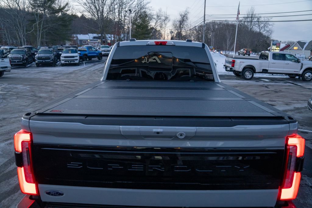 Used 2025 Ford F350 Platinum w/ FX4 Off-Road Package image 9