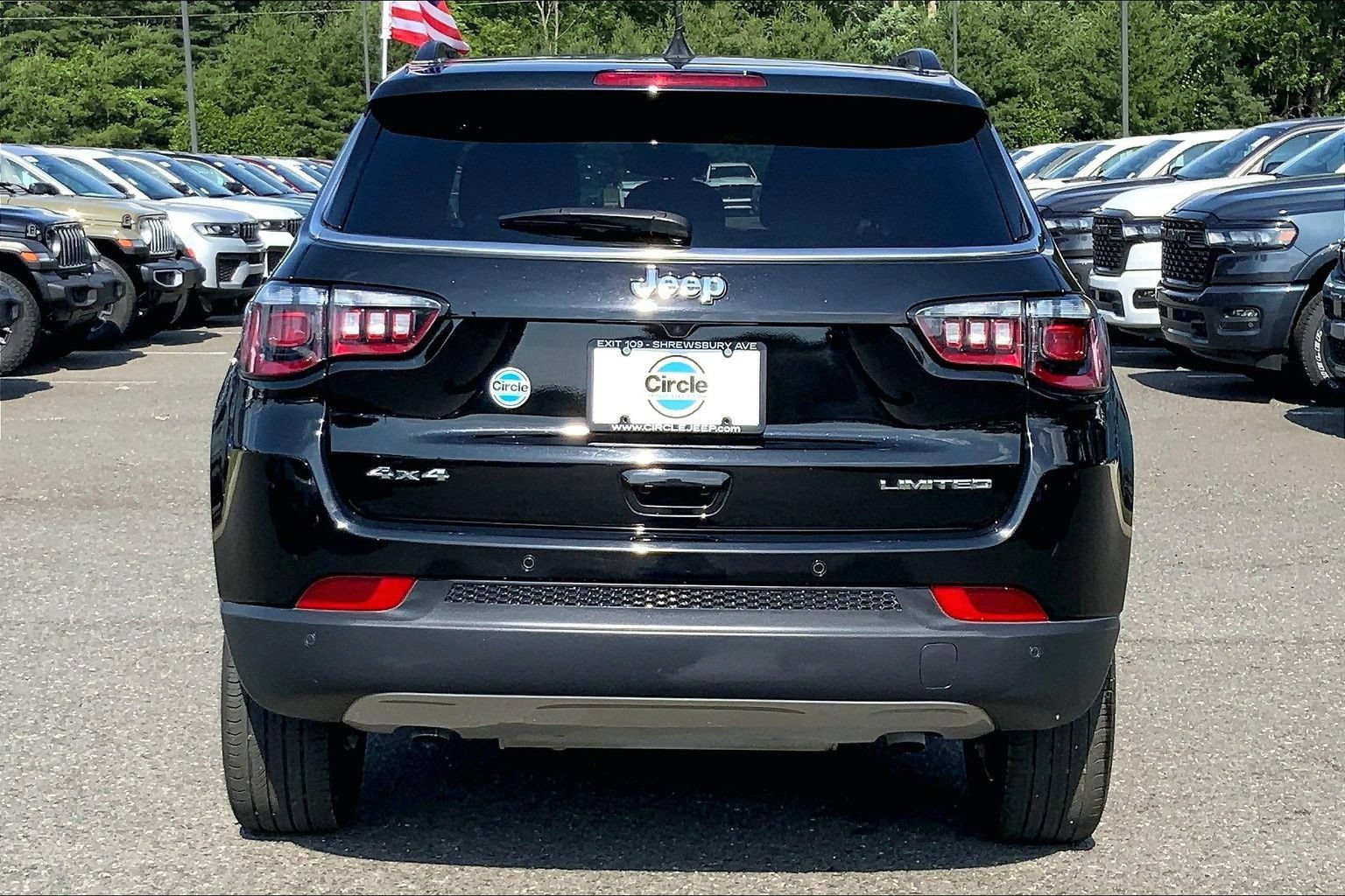 Certified 2024 Jeep Compass Limited w/ Sun and Sound Group AWD/4WD image 4