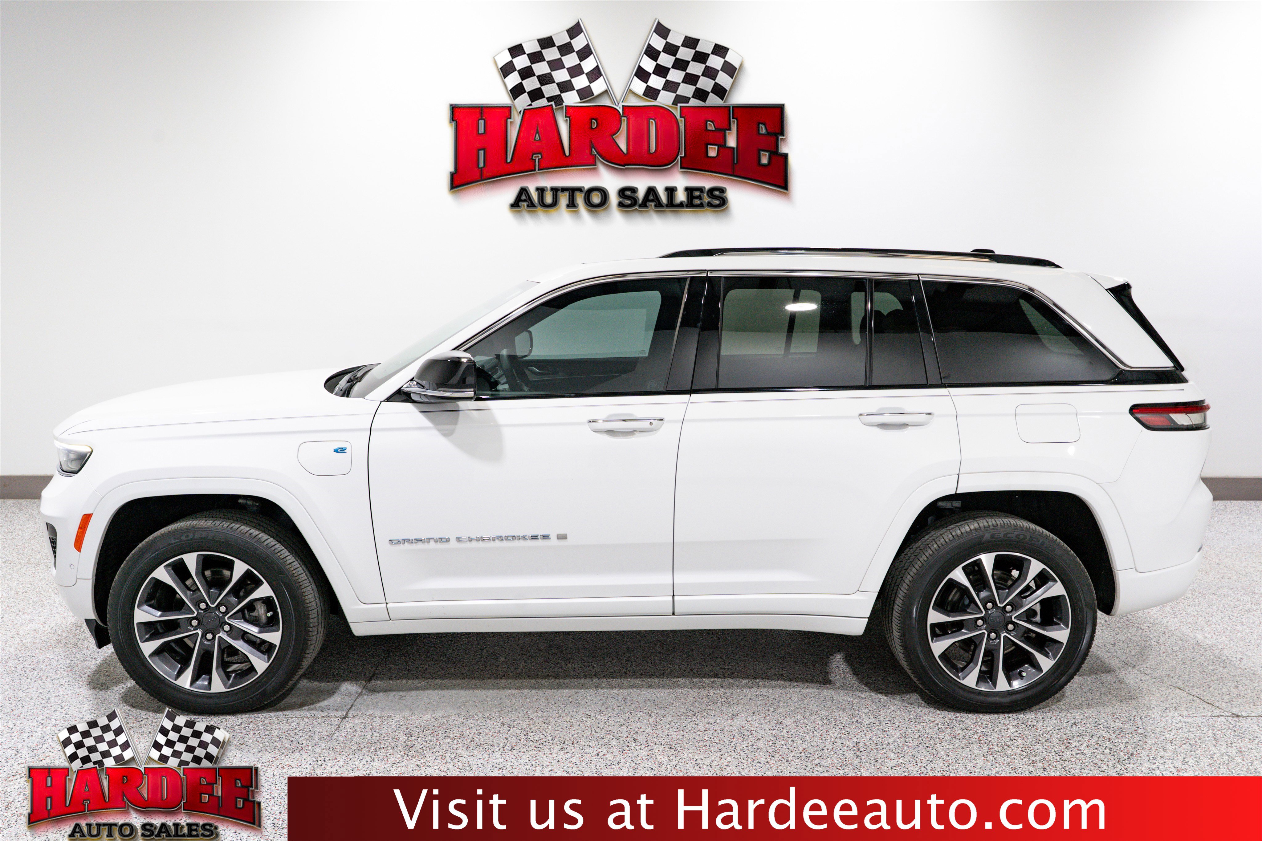 Used 2024 Jeep Grand Cherokee Overland w/ Trailer Tow Package