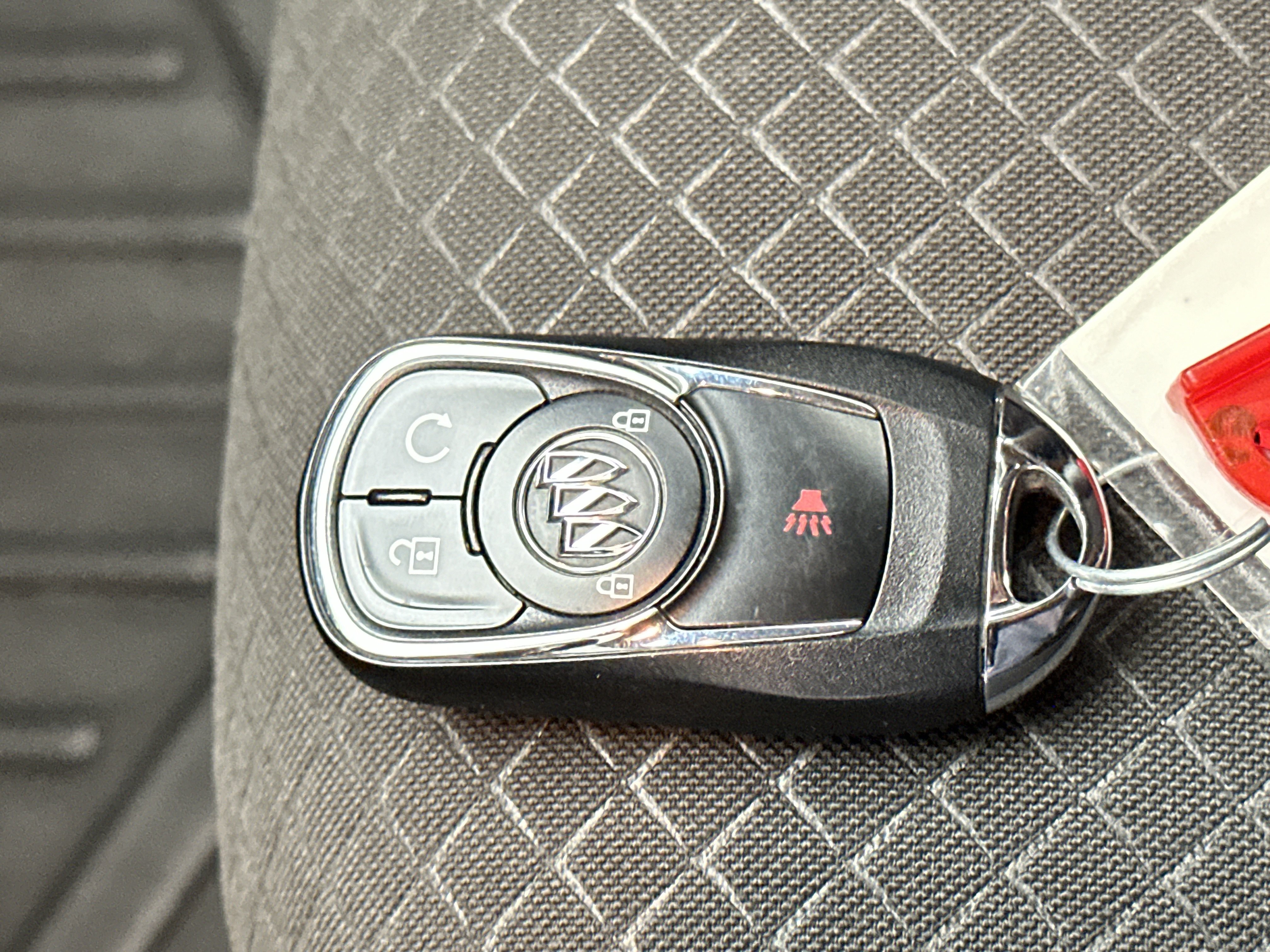 Used 2019 Buick Encore Preferred AWD/4WD image 34