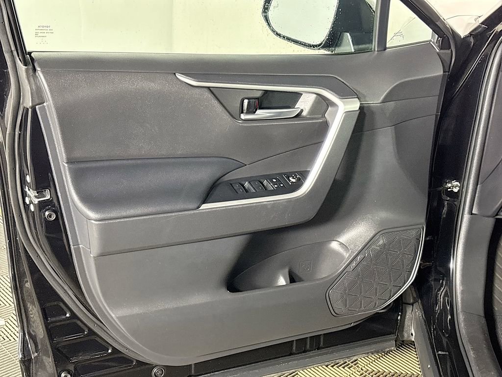Used 2022 Toyota RAV4 XLE Premium w/ Carpet Mat Package (TMS) AWD/4WD image 10