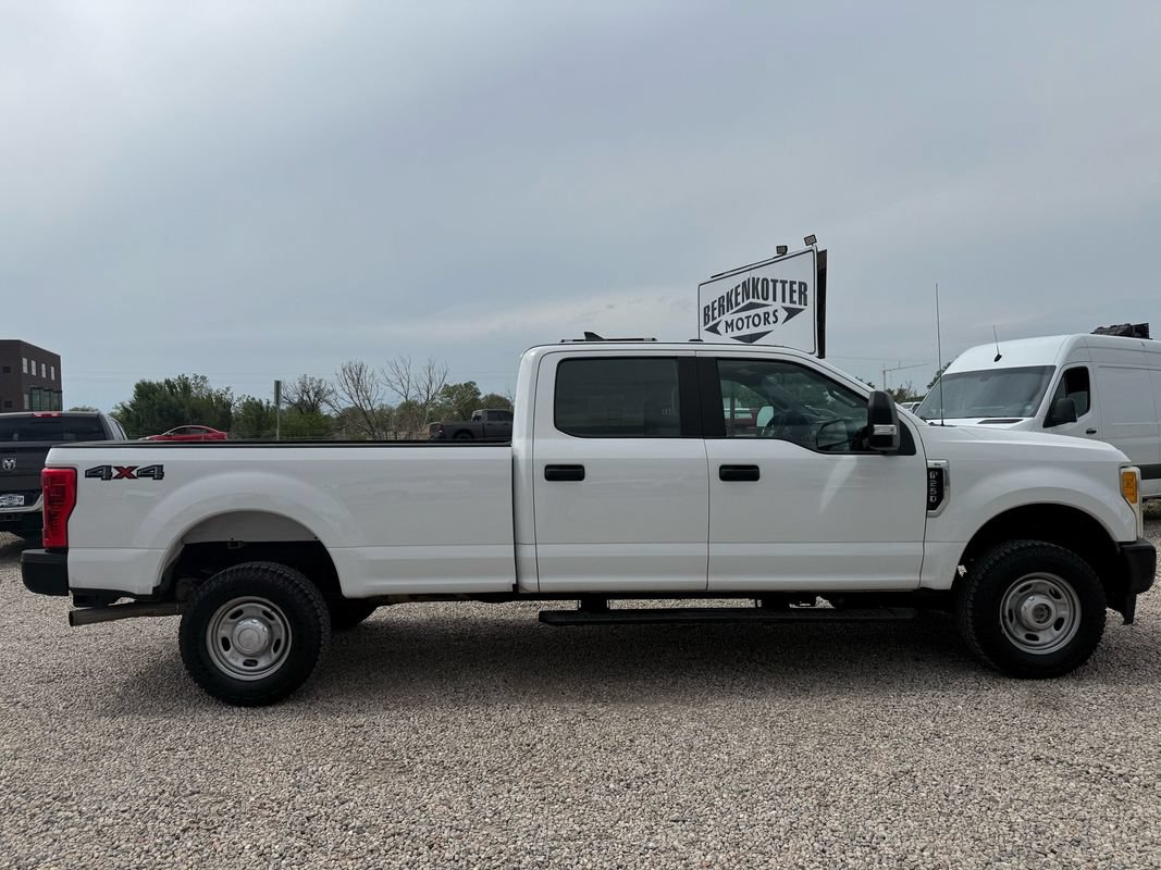 Used 2017 Ford F250 XL w/ Power Equipment Group AWD/4WD image 12