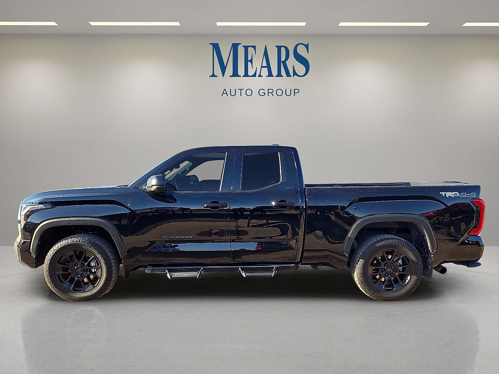 Used 2023 Toyota Tundra SR5 w/ TRD Off-Road Premium Package AWD/4WD image 2