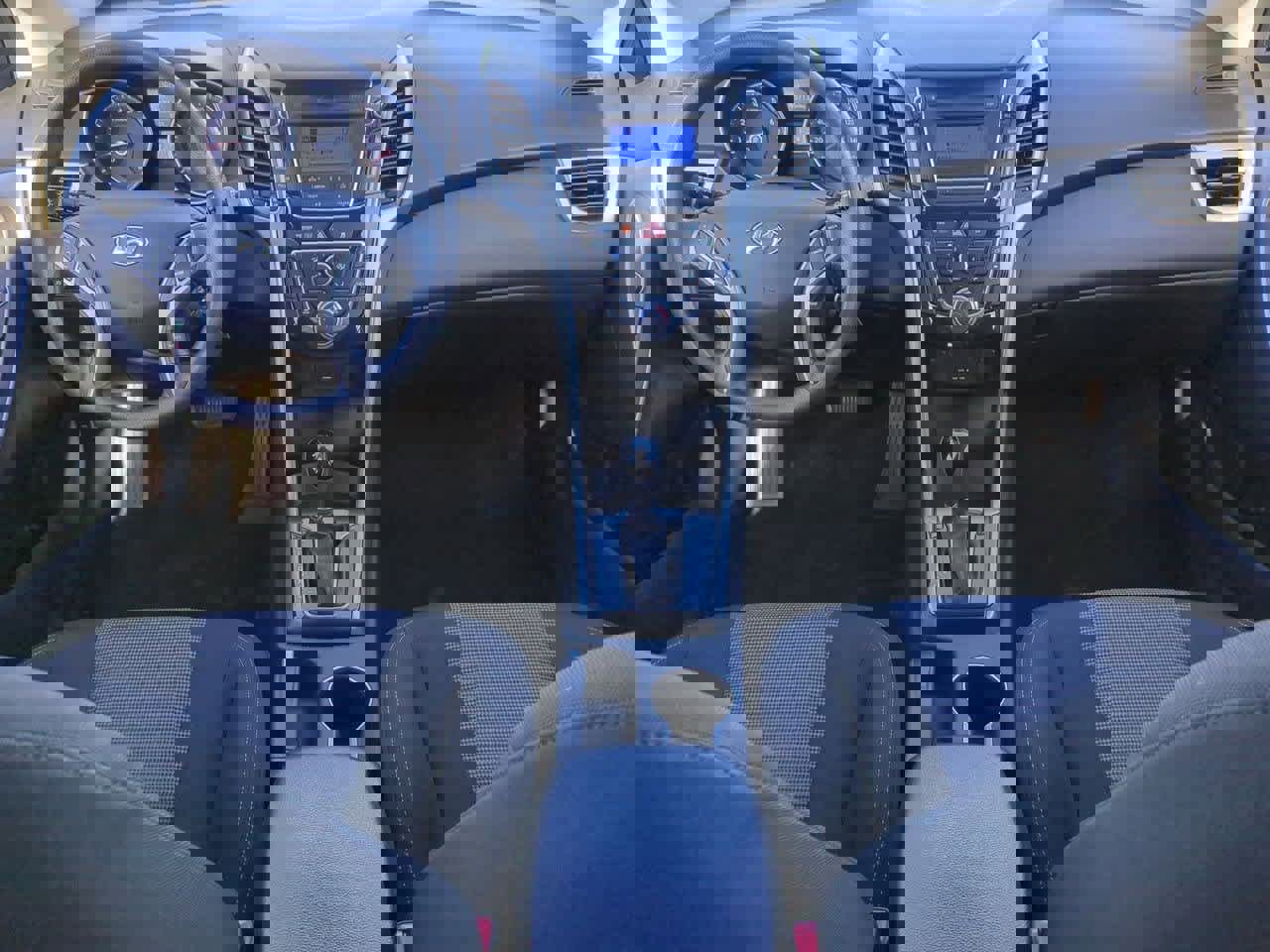 Used 2017 Hyundai Elantra GT image 13