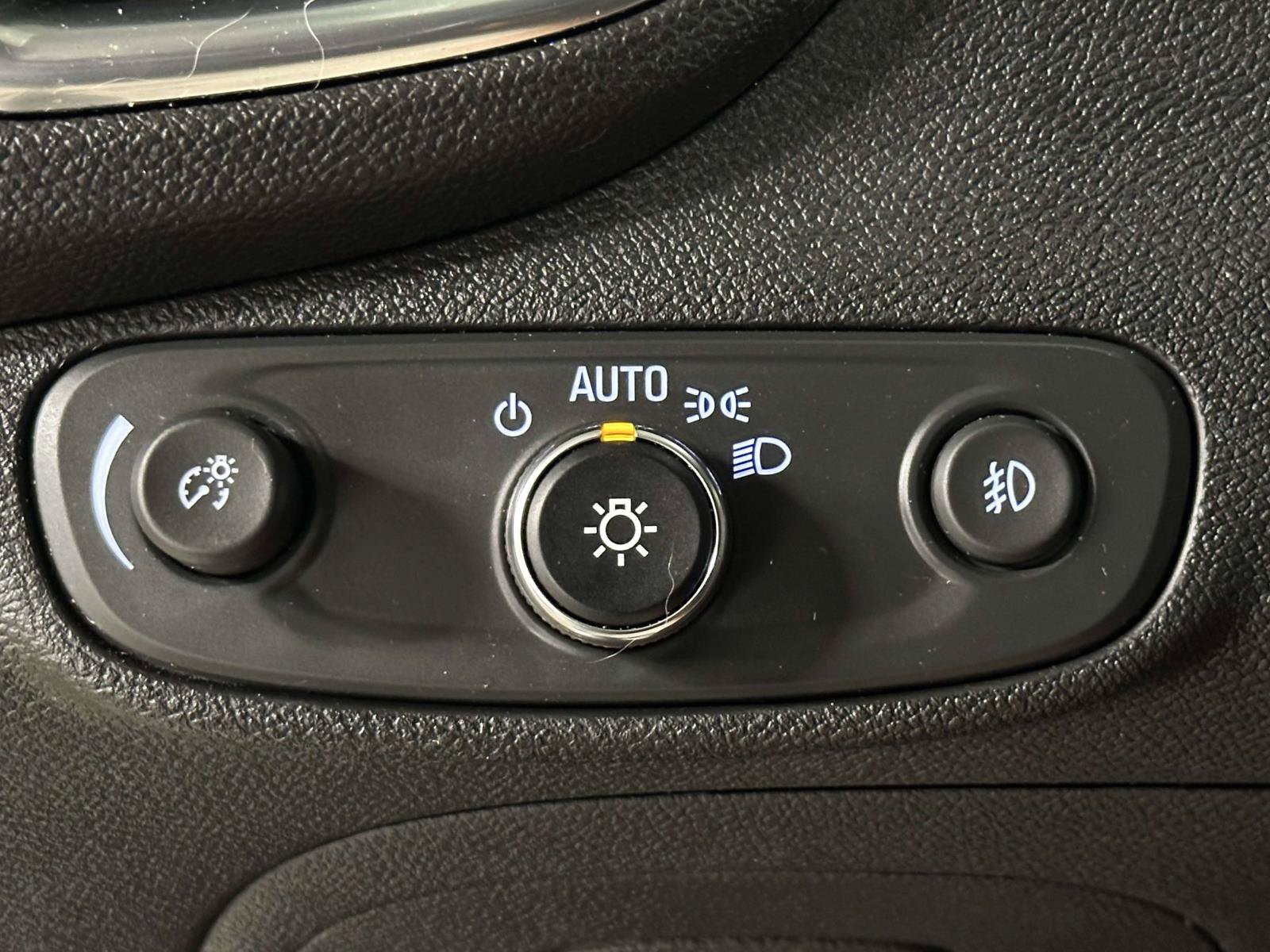 Used 2020 Chevrolet Trax Premier AWD/4WD image 22