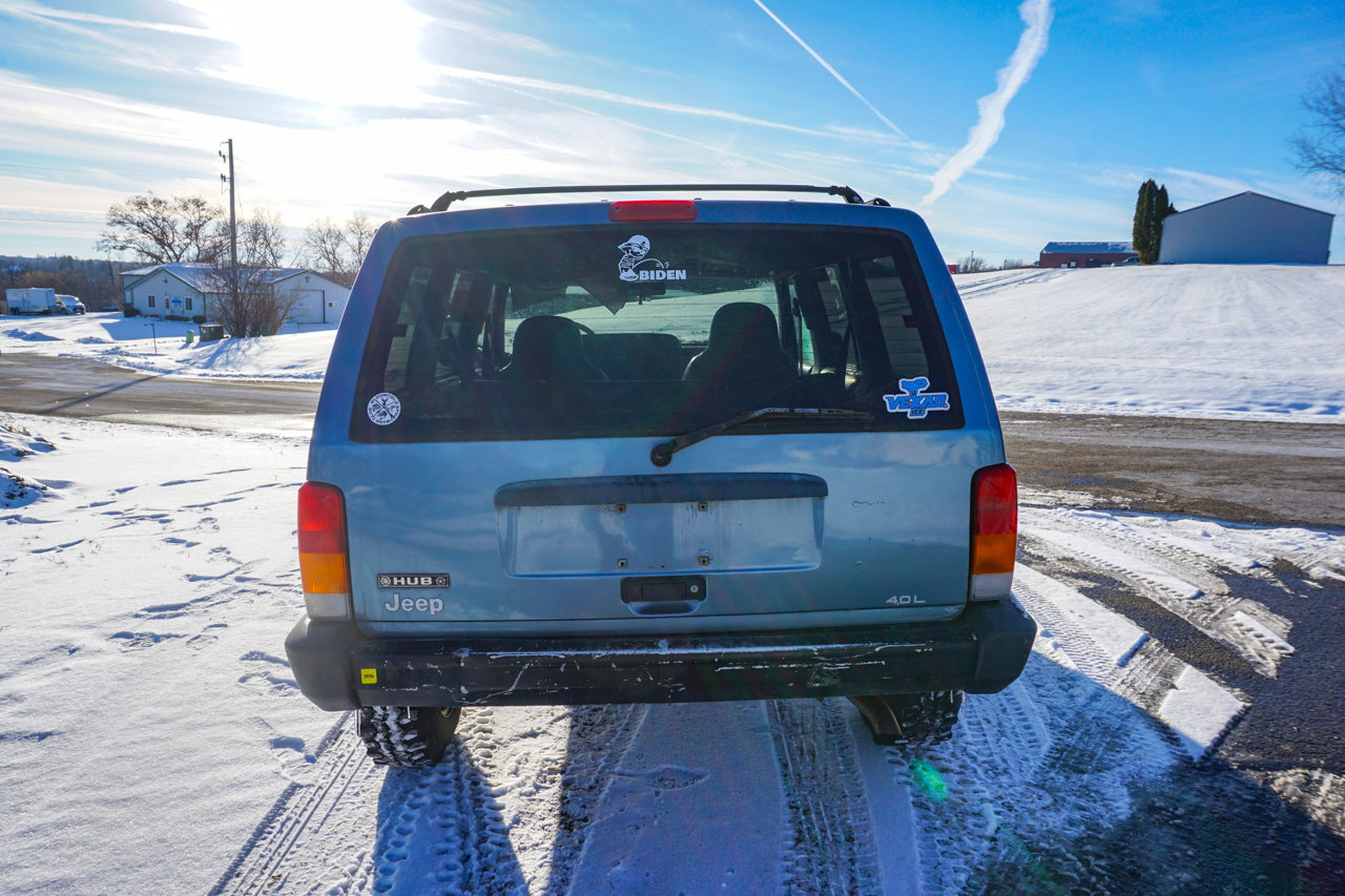 Used 1997 Jeep Cherokee Sport image 4