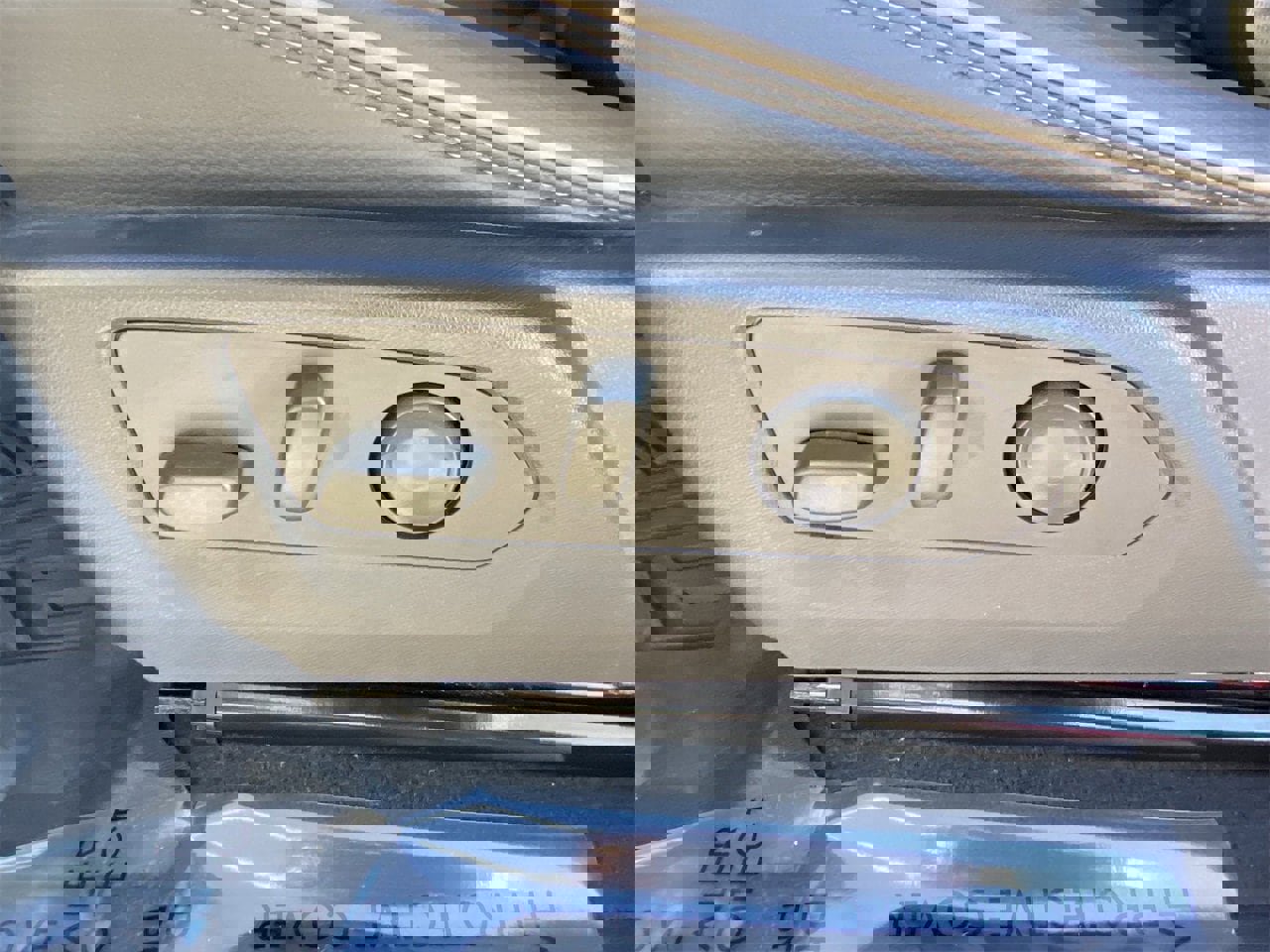 Used 2024 GMC Canyon Denali image 21