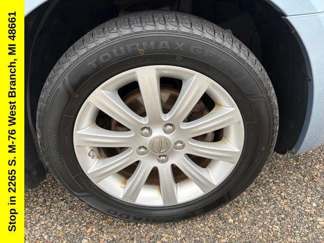 Used 2013 Chrysler 200 Touring FWD image 8