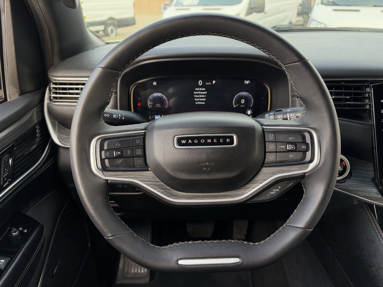 Used 2024 Jeep Wagoneer L Series II image 14