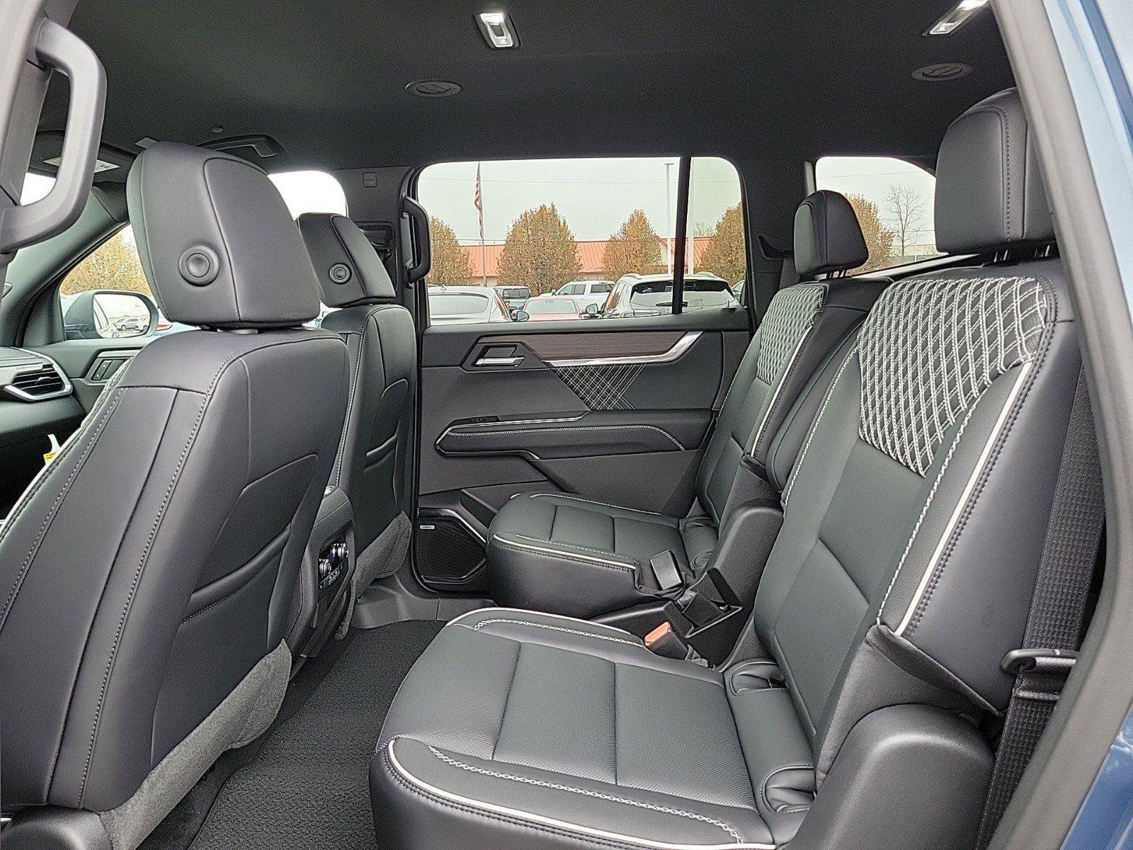 New 2026 GMC Acadia Denali w/ Super Cruise Package image 12