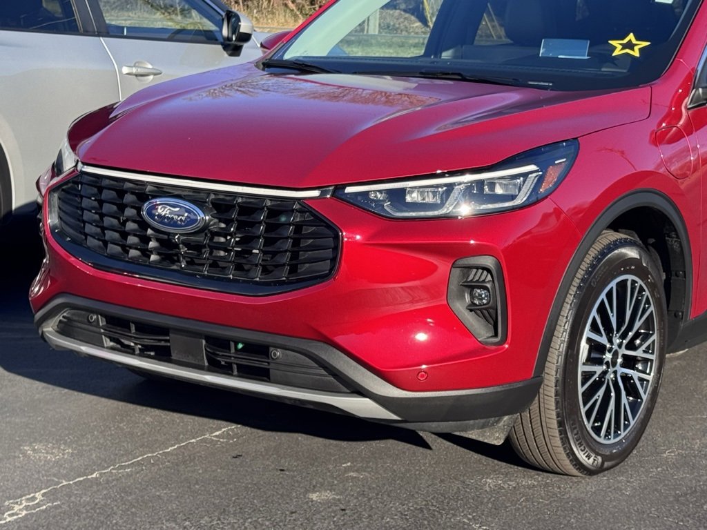 Used 2025 Ford Escape SE w/ PHEV Premium Package image 39
