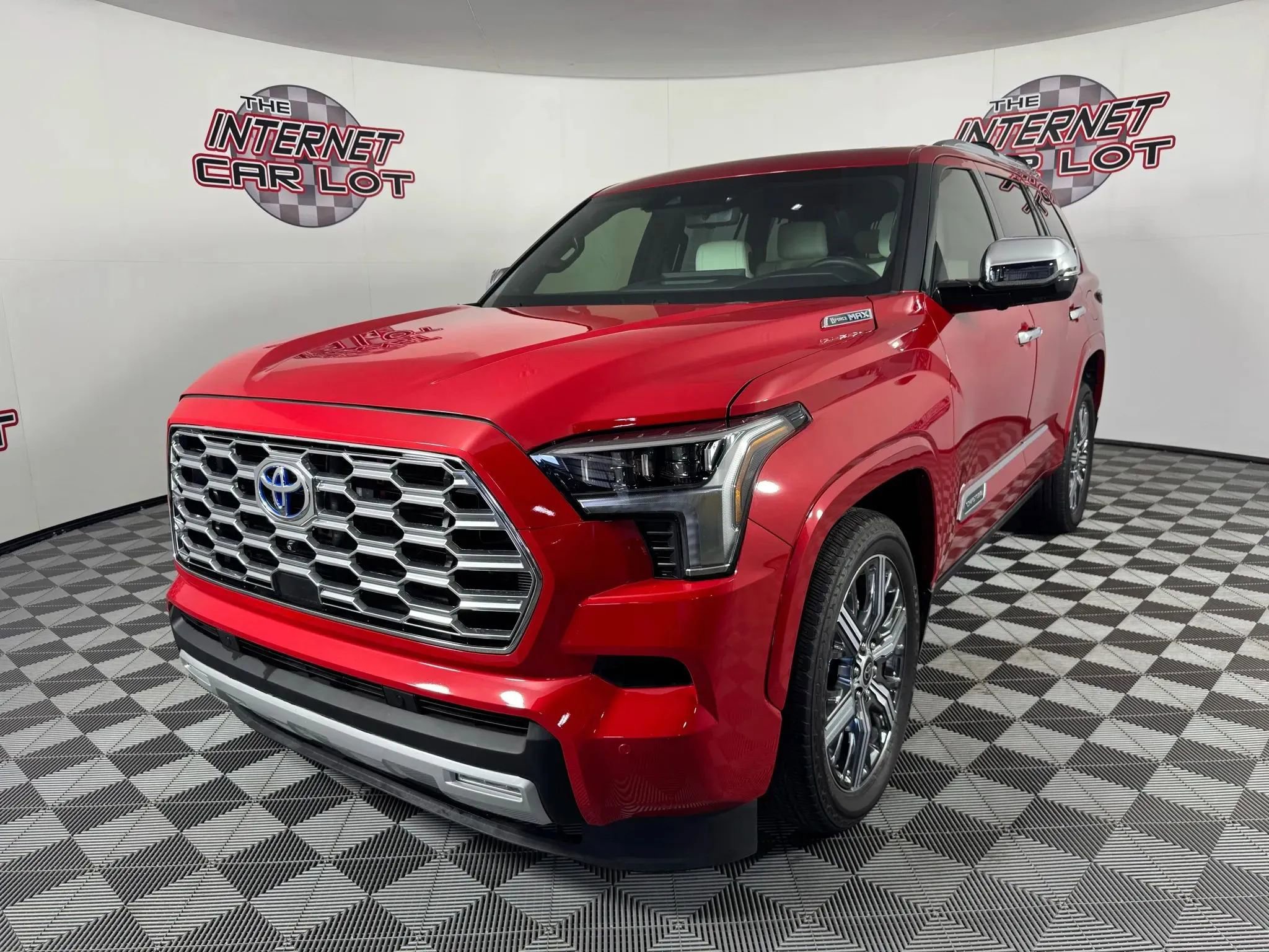 Used 2023 Toyota Sequoia Capstone image 3