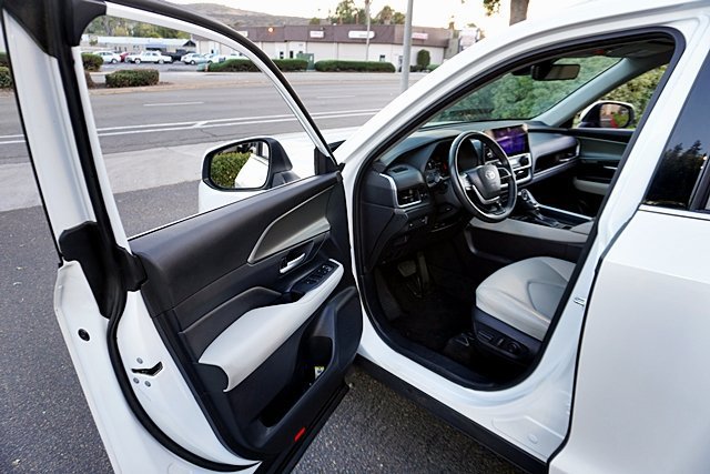 Used 2025 Toyota Grand Highlander FWD image 49