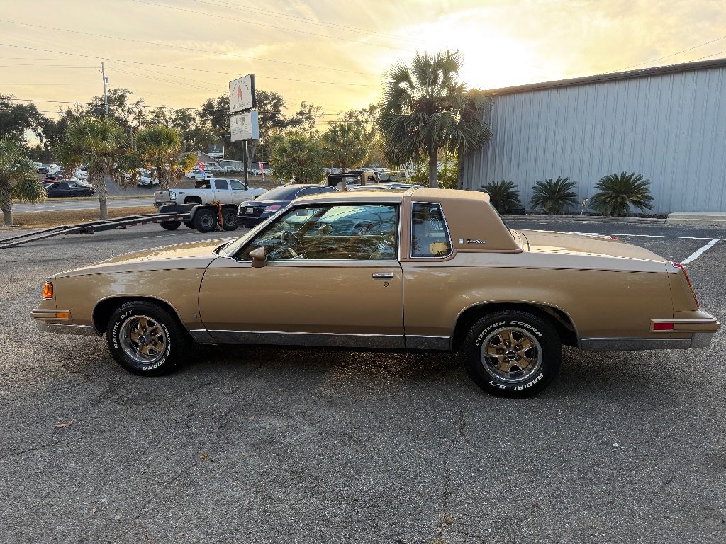 Used 1987 Oldsmobile Cutlass Supreme Brougham image 7
