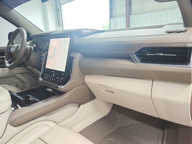 Used 2025 GMC Yukon XL Denali w/ Sun & Power Step Package RWD image 44