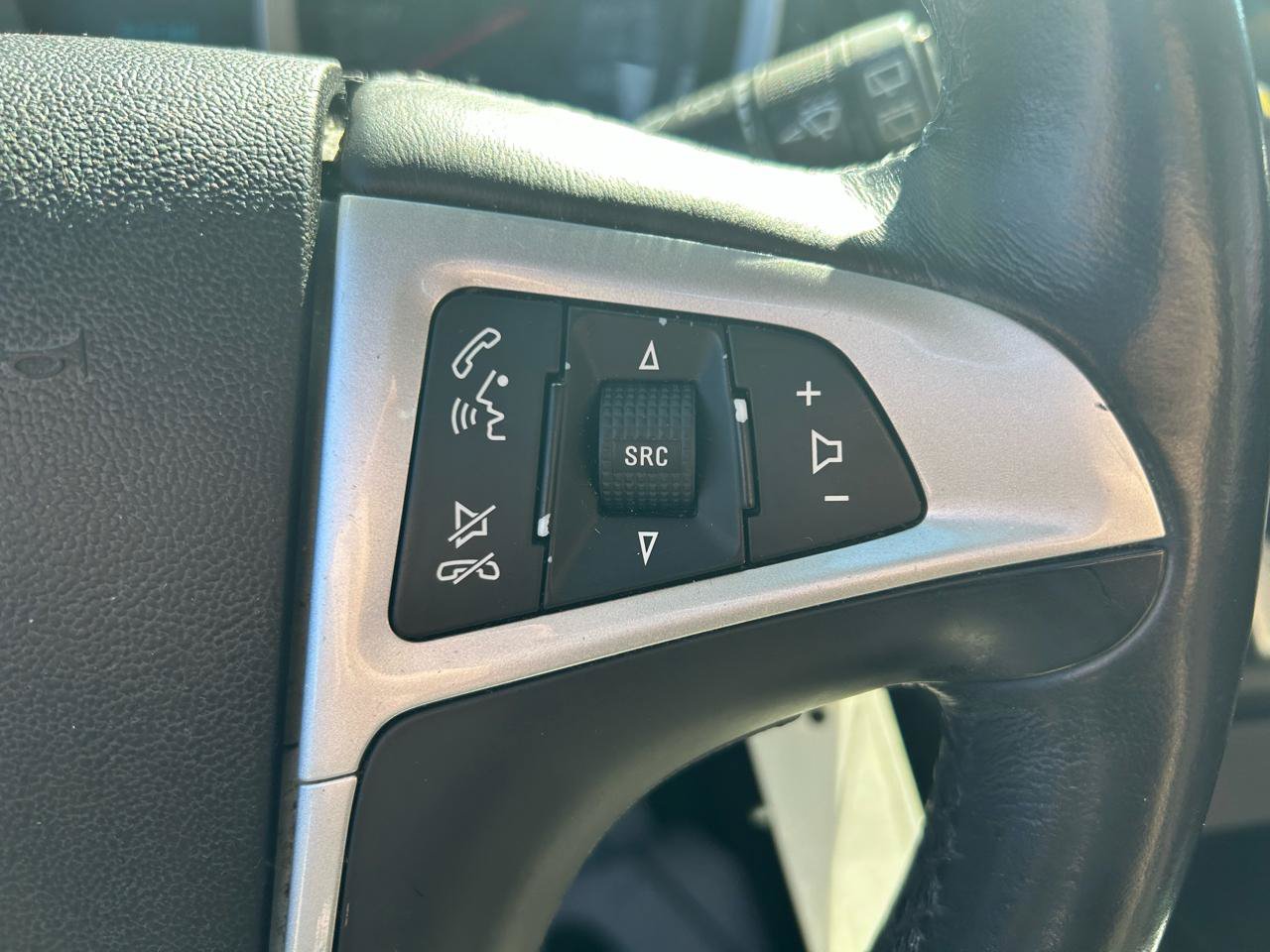 Used 2011 Chevrolet Equinox LT w/ Driver Convenience Package FWD image 19