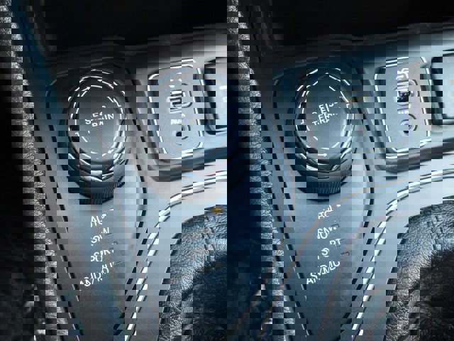 Used 2021 Jeep Cherokee Latitude Lux w/ Comfort/Convenience Group image 15