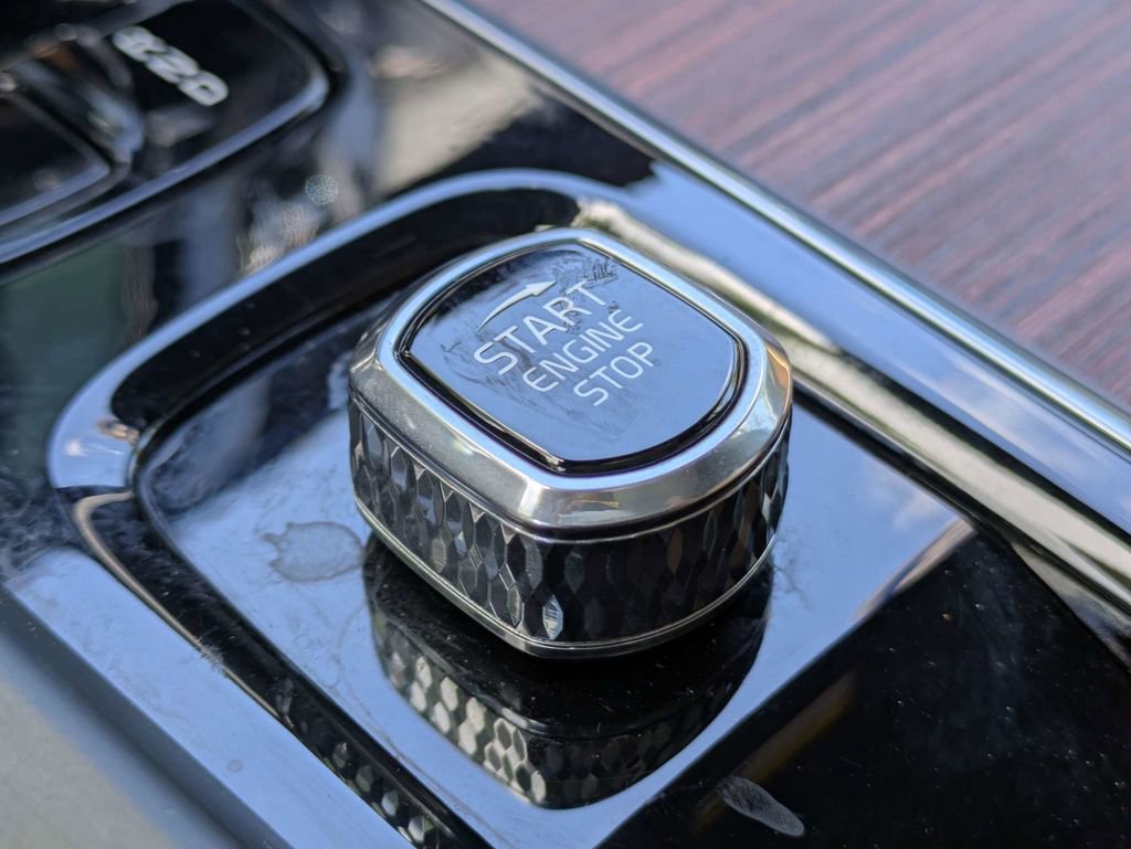 Used 2023 Volvo XC60 B5 Ultimate w/ Protection Package Premier AWD/4WD image 41