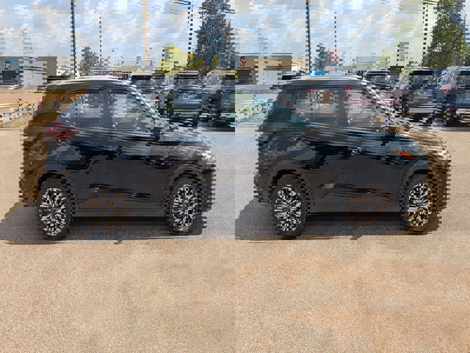 Used 2024 Nissan Kicks SV image 7