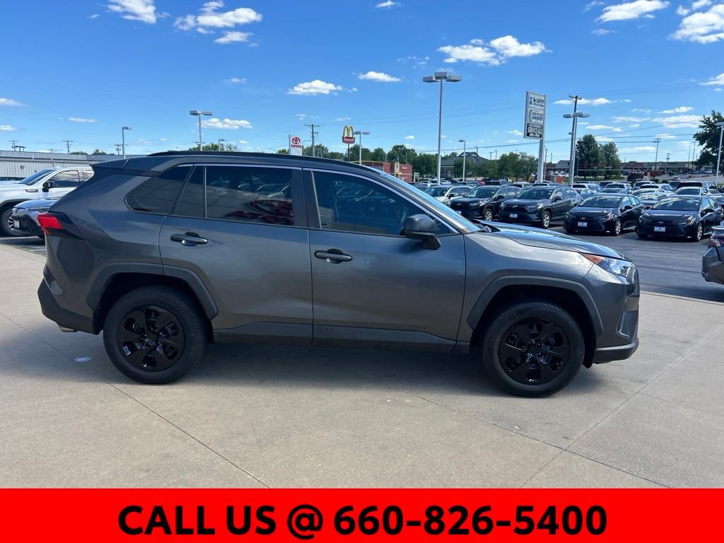 Used 2020 Toyota RAV4 LE FWD image 5