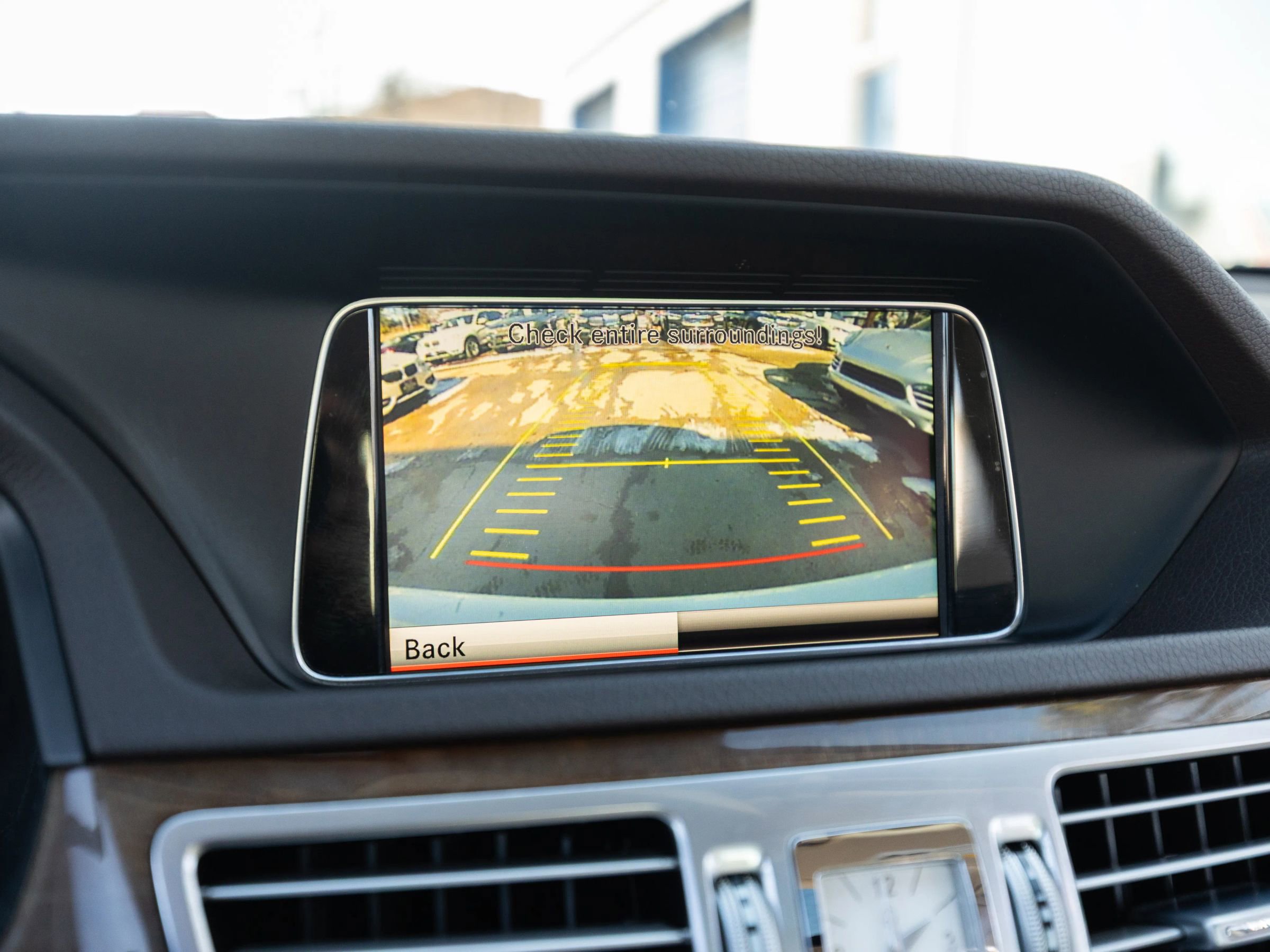 Used 2014 Mercedes-Benz E 350 4MATIC Sedan image 32