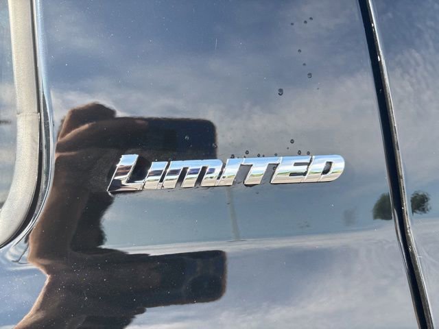 Used 2019 Toyota Tundra Limited w/ Limited Premium Package AWD/4WD image 9