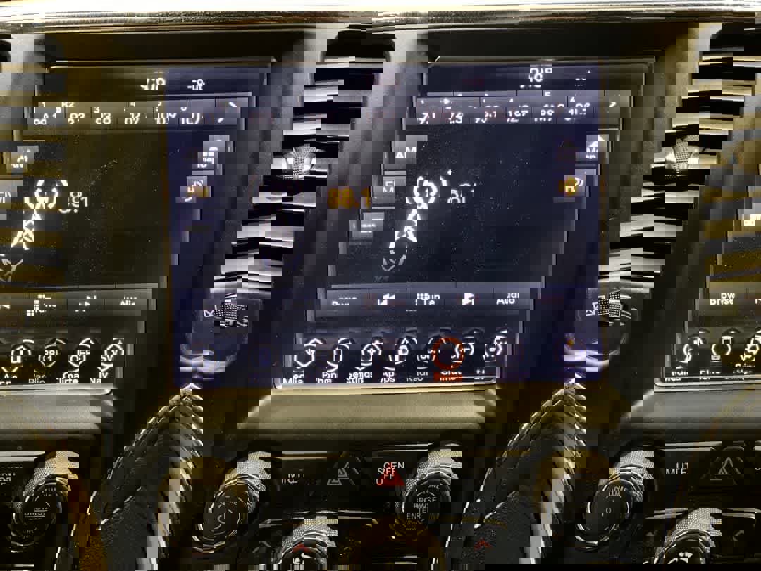 Used 2018 Jeep Grand Cherokee Altitude image 18