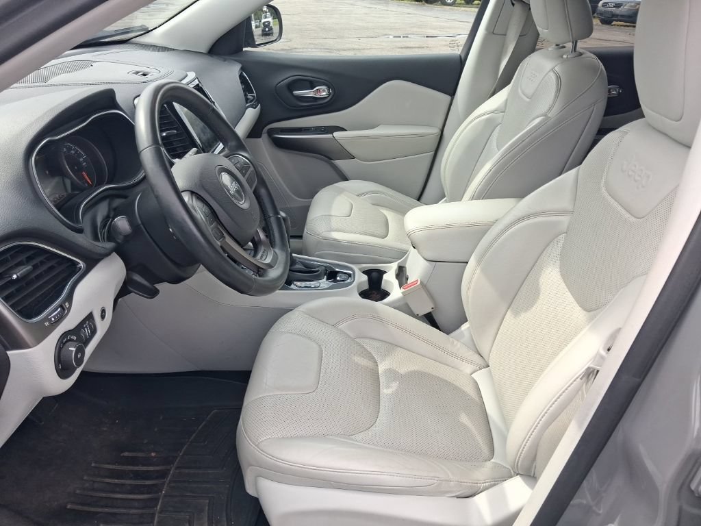 Used 2019 Jeep Cherokee Limited AWD/4WD image 8