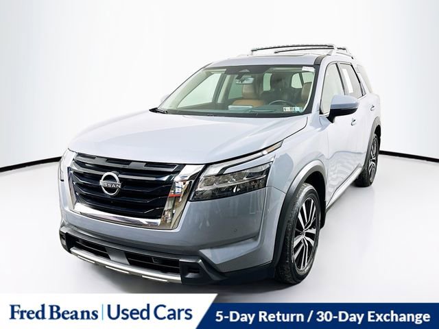 Used 2023 Nissan Pathfinder Platinum image 3