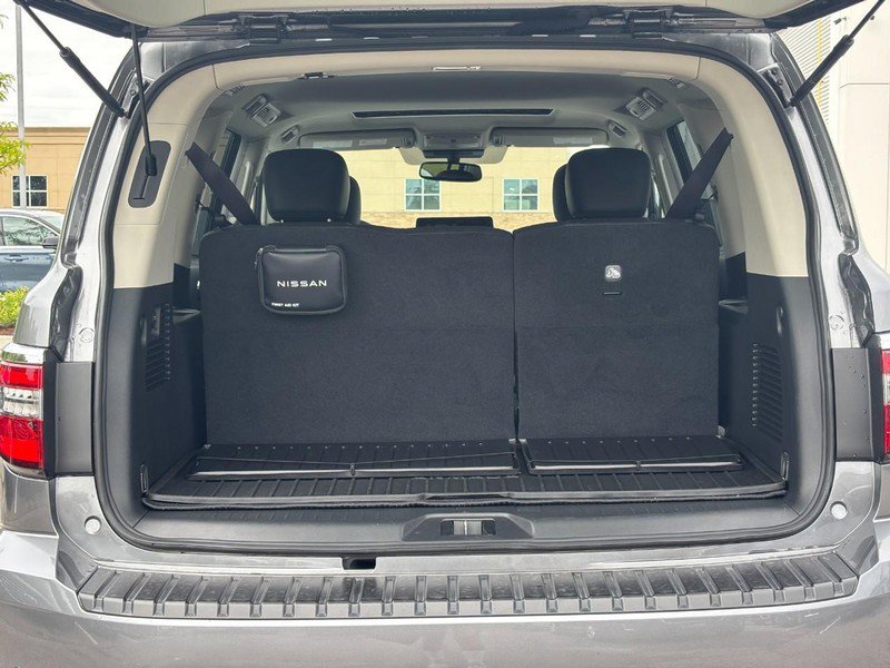 Used 2024 Nissan Armada SL w/ Captain's Chairs Package AWD/4WD image 9