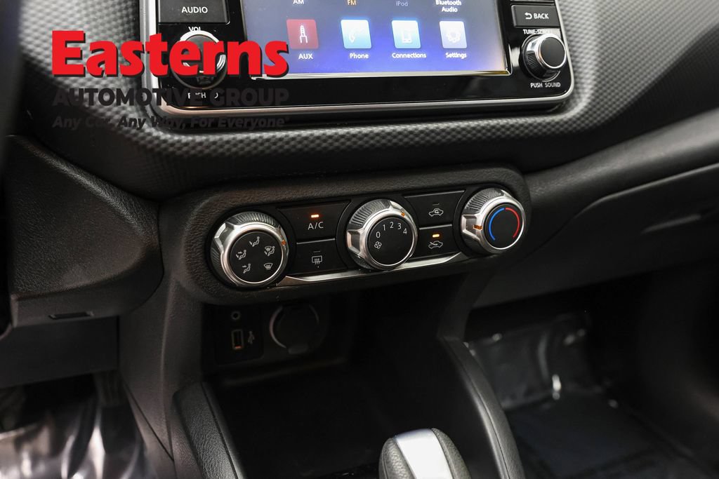 Used 2022 Nissan Kicks S FWD image 21