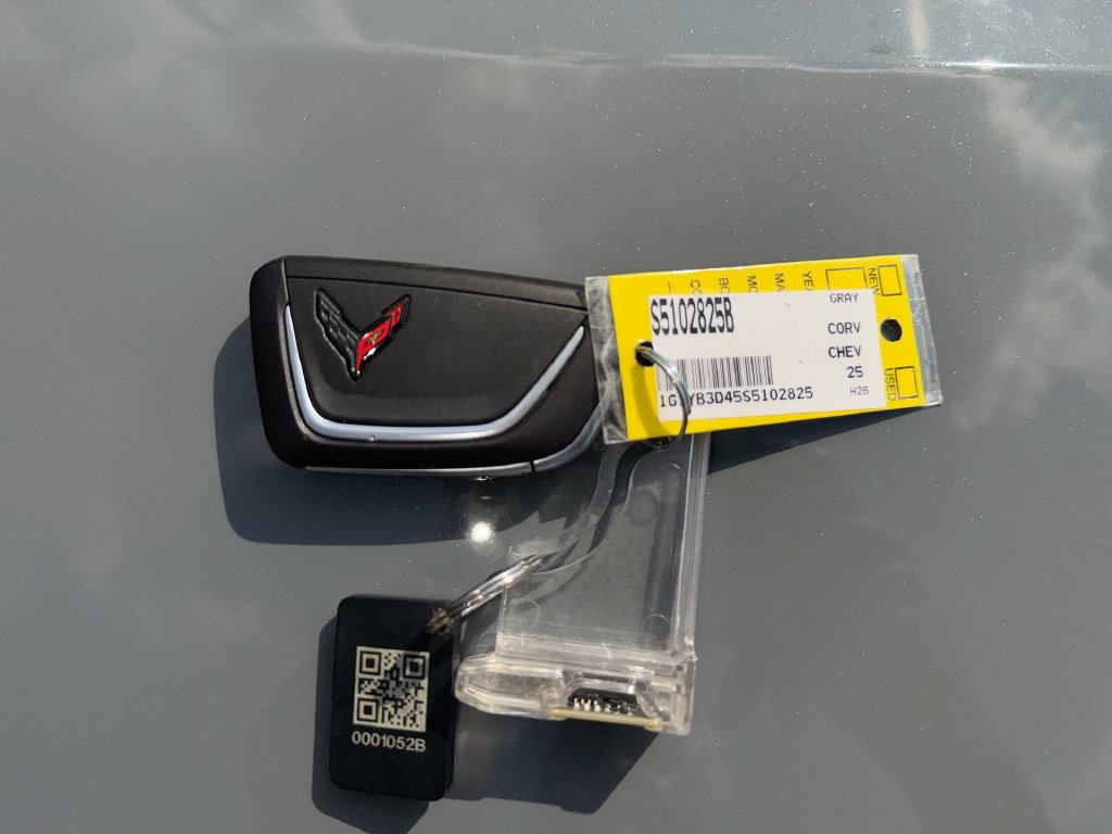 Used 2025 Chevrolet Corvette Stingray Preferred Conv w/ Z51 Performance Package RWD image 37