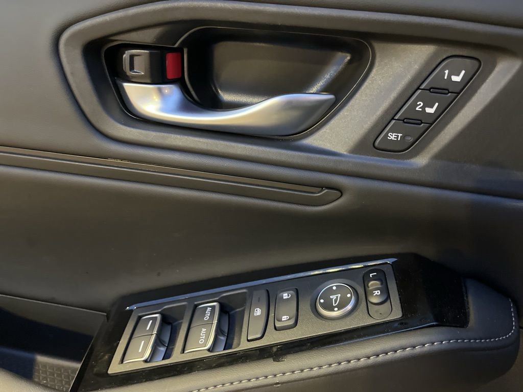Used 2025 Honda Accord Touring image 9