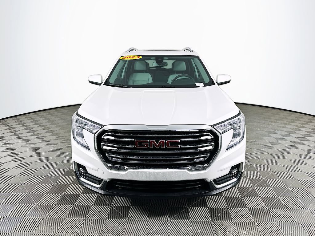 Used 2023 GMC Terrain SLT image 4