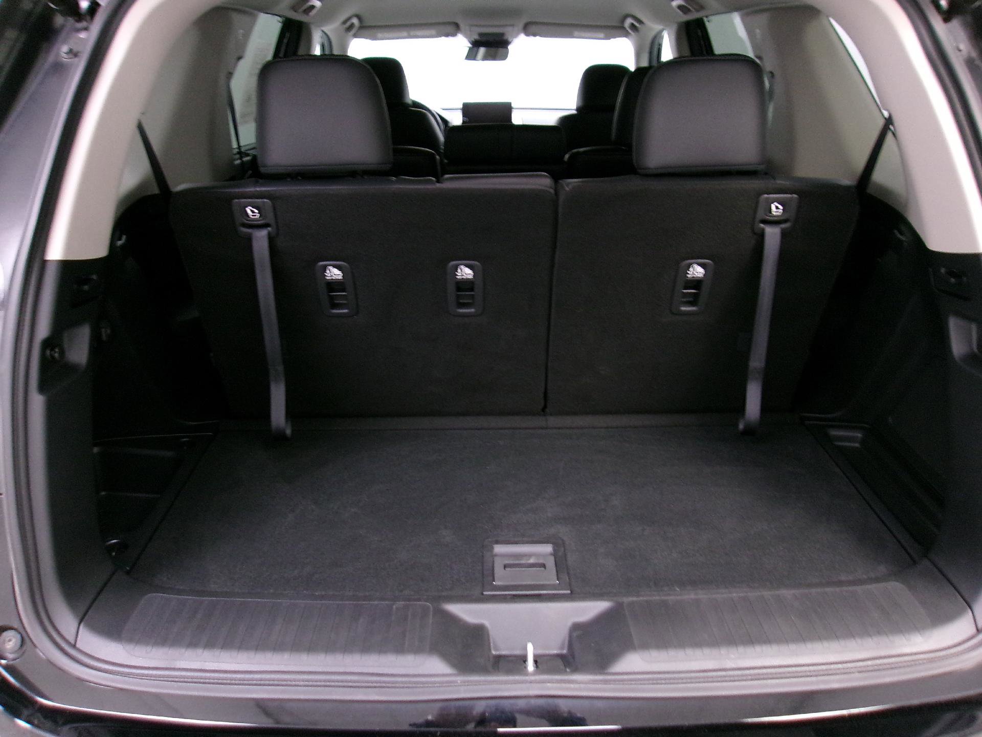 Used 2025 Honda Pilot EX-L image 11