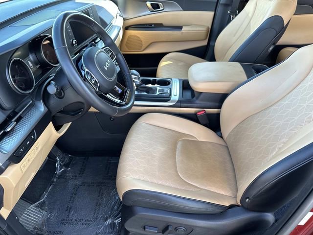 Used 2024 Kia Carnival LX image 15