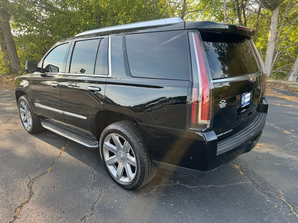 Used 2018 Cadillac Escalade Luxury AWD/4WD image 3