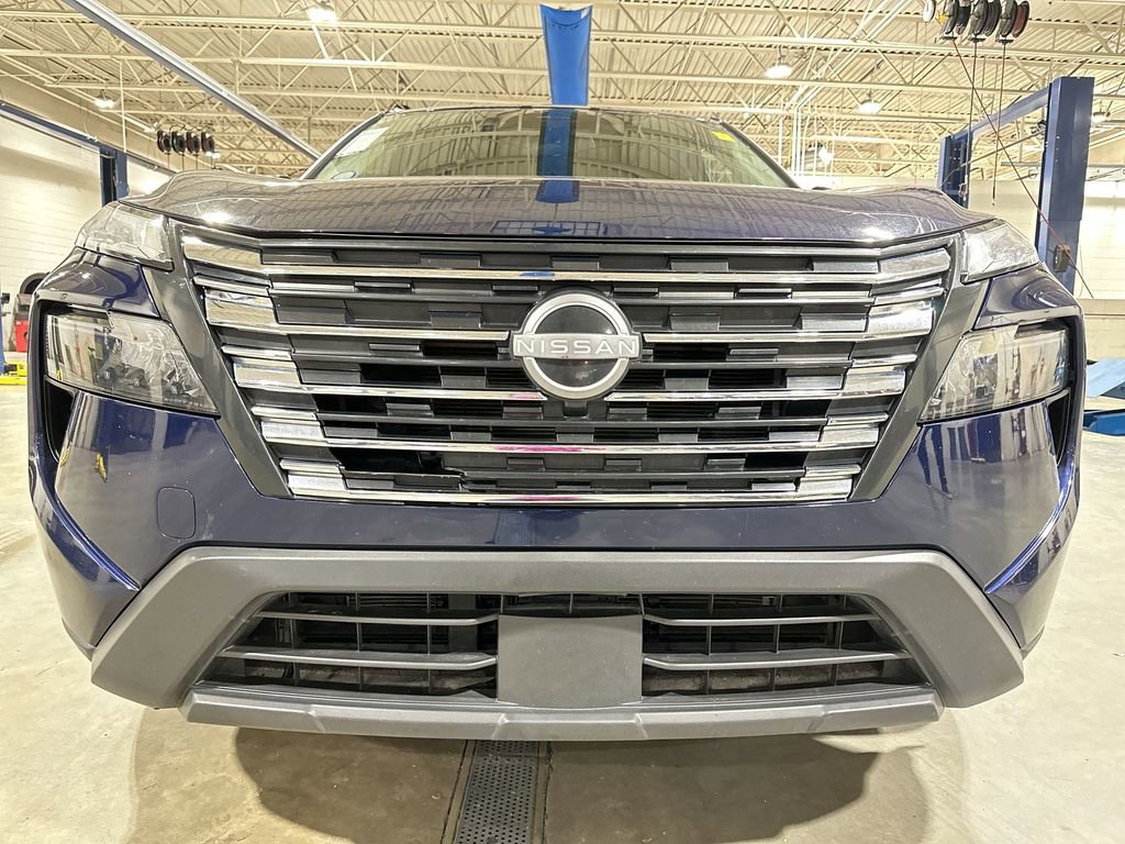 Used 2024 Nissan Rogue SV image 25