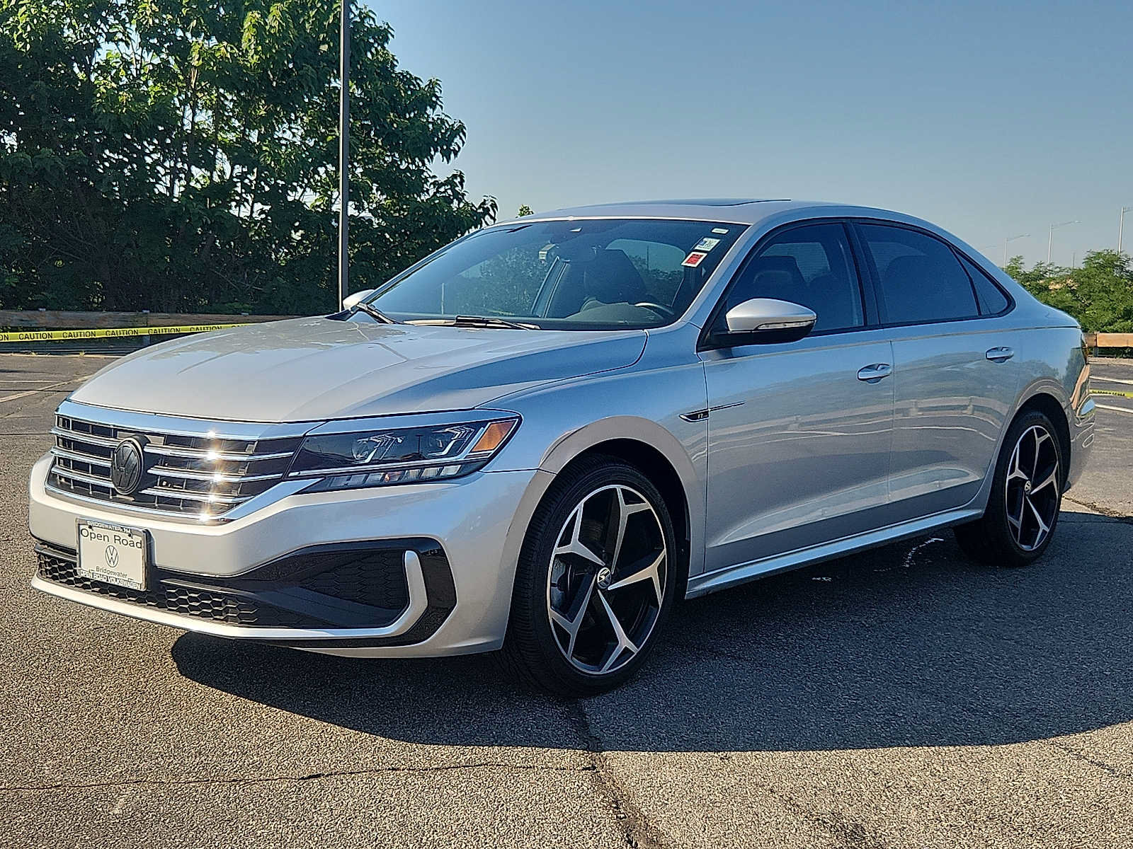 Used 2021 Volkswagen Passat 2.0T R-Line FWD image 3