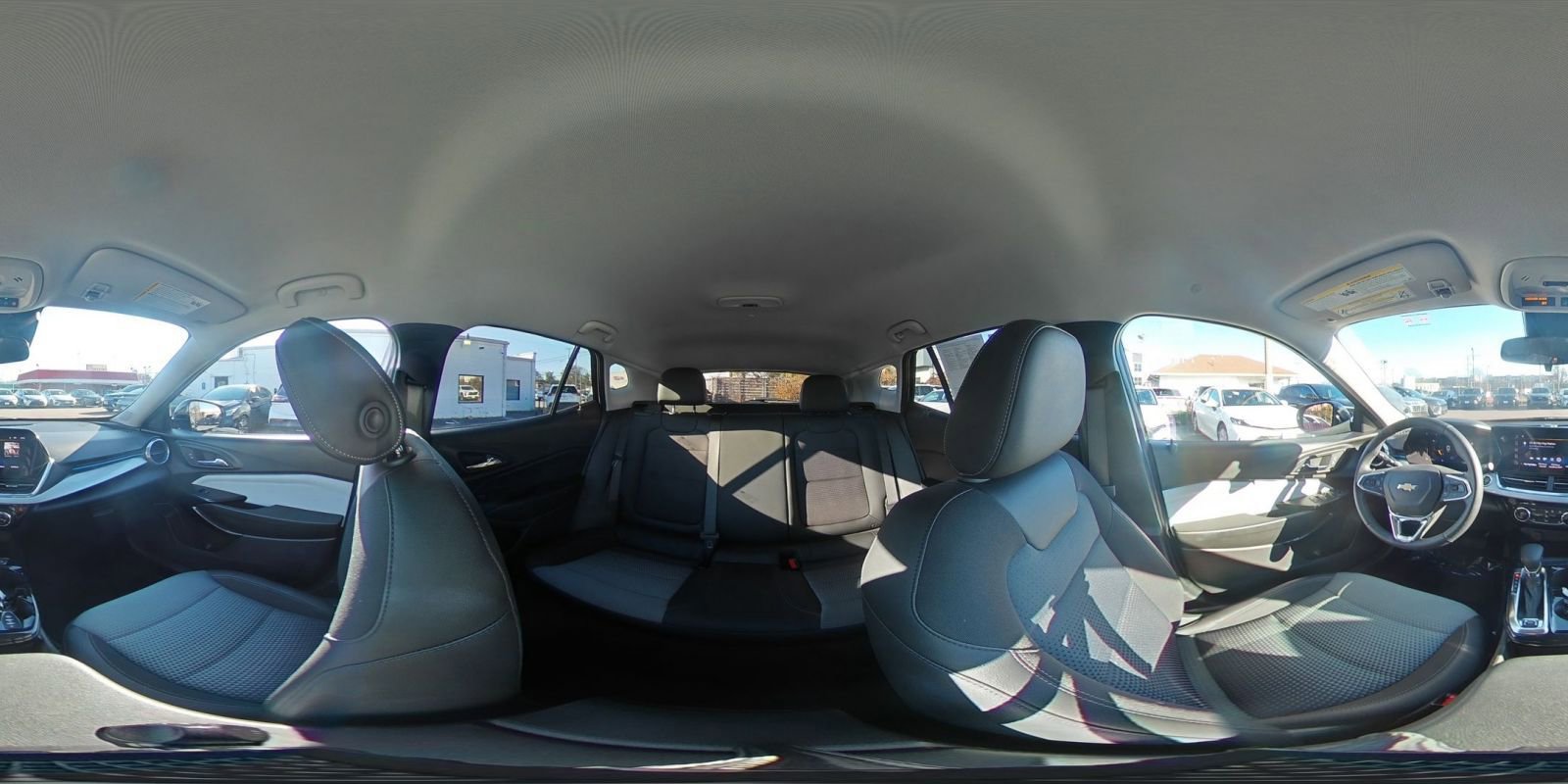 Used 2025 Chevrolet Trax LT w/ LT Convenience Package image 40